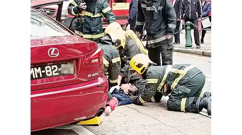 司機疑病發 私家車落斜猛撞欄  救出無心跳呼吸送院意外原因待查    