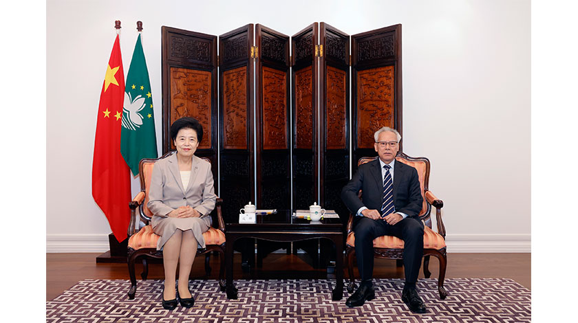 岑浩輝與全國政協副主席咸輝會面    