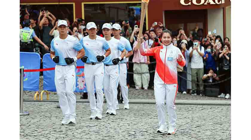 全運火炬傳遞為澳門注入新活力    