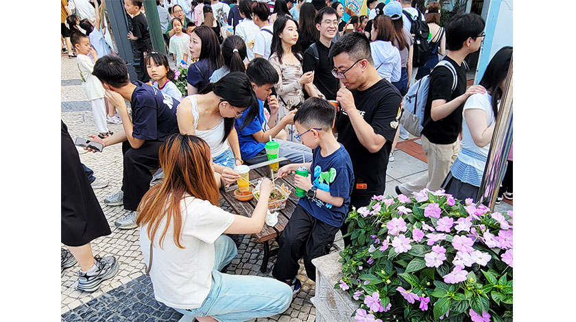 低消費不過夜旅客人次大增  第三季旅客人均非博彩業消費同比減2.6%    