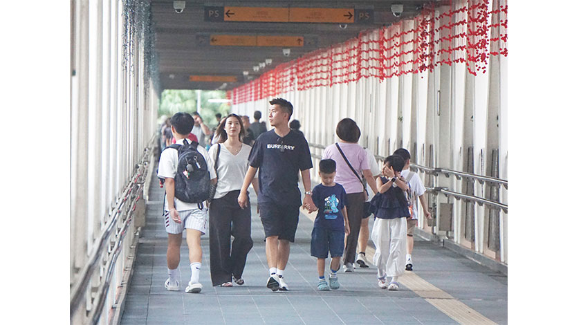 第三季總人口  六十八萬六千六百    