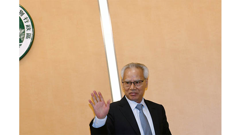 按部就班•樣樣都好  岑浩輝回顧十一個月施政    